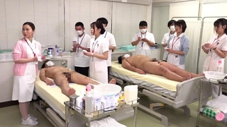 年级不大，超级可爱的妹妹，椅子上手指抠逼，自慰呻吟