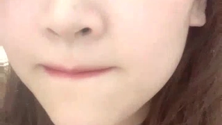 国民少女旗袍潮吹记！拿着黑屌吸吸舔舔就先湿...放进去抽插喷水三次：好想要大肉棒