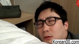 Jessi Qs紧绷的阴道渴望在工作前硬骑和内射