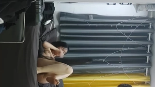 孟加拉宝贝在发现他自慰后,成为他生命中的第一个女人