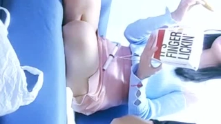 乡下早婚早孕00后童颜少妇,看着壹脸童气,没想到已经生过宝宝了,和邻居大哥激情褕情